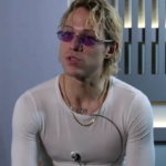 Ritratto di Irama durante un intervista nel 2024