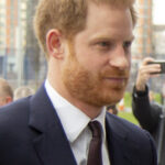 Primo piano del principe Harry durante un evento pubblico nel 2020