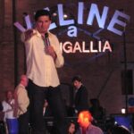 Ritratto di Teo Mammucari durante Veline nel 2004