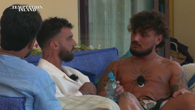 Andrea durante la quinta puntata di Temptation Island 2026