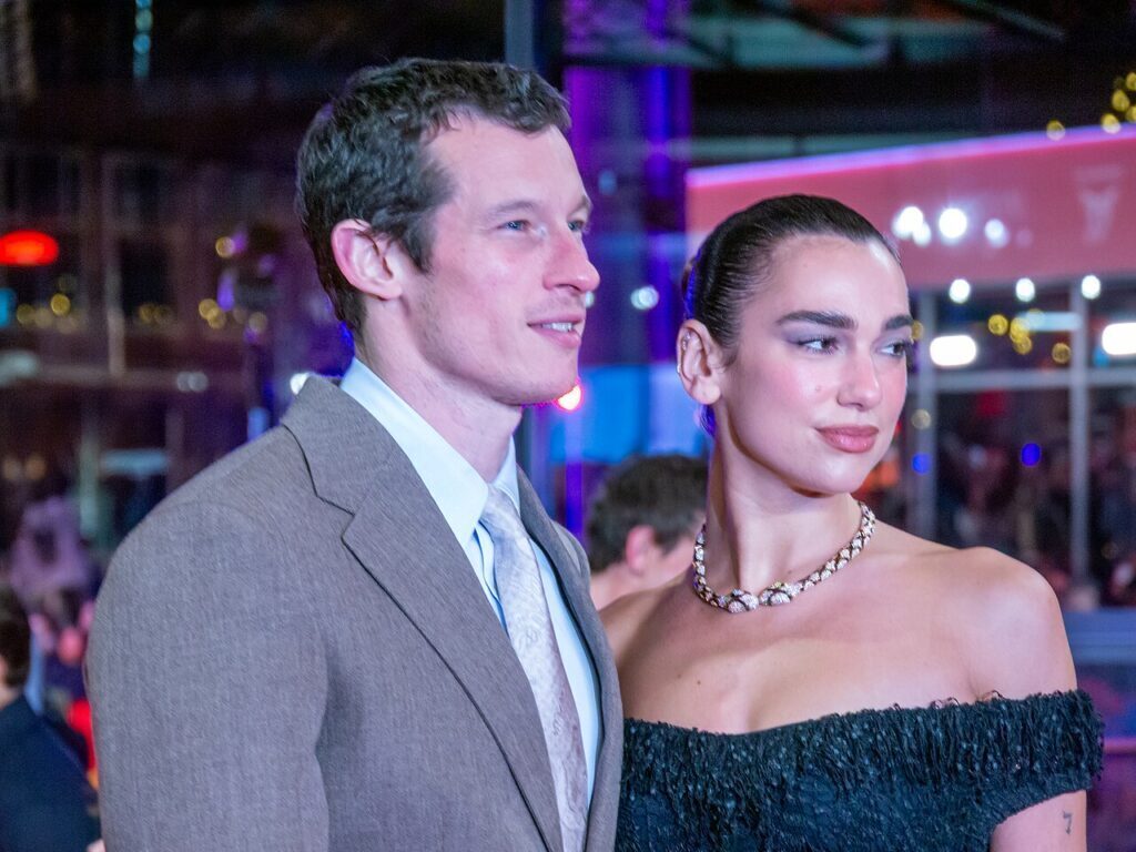 Dua Lipa e Callum Turner