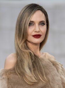 Angelina Jolie in un ritratto del 2019