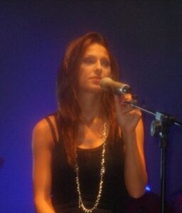 Ritratto della cantante Anna Tatangelo nel 2009
