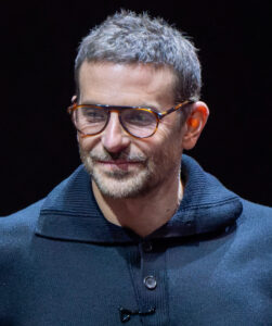 Ritratto dell’attore Bradley Cooper nel 2023