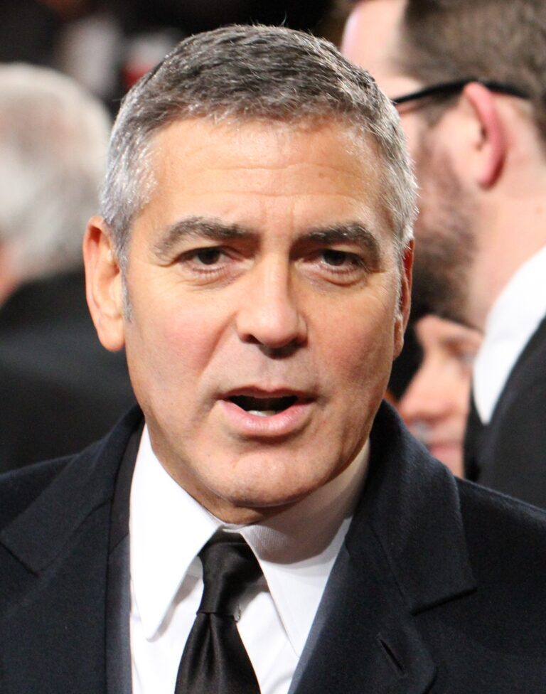 George Clooney durante un evento pubblico nel 2012