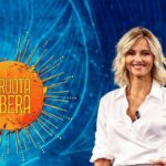 Francesca Fialdini accanto al marchio Da noi a ruota libera nel visual ufficiale RaiPlay