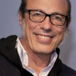 Primo piano del giornalista Guido Meda durante il Premio Chiara 2019