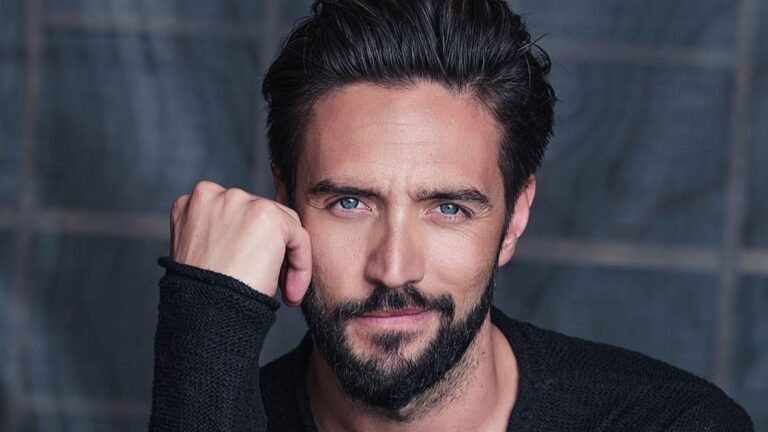 Alex Belli nel visual ufficiale del Grande Fratello Vip 9