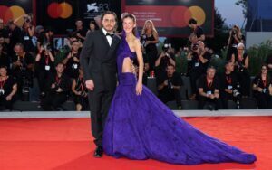 Brooklyn Beckham e Nicola Peltz insieme sul red carpet del Premio Kinéo a Venezia