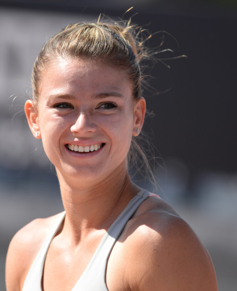 Camila Giorgi durante un torneo di tennis nel 2015