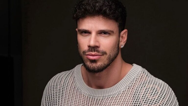 Giancarlo Danto nel ritratto ufficiale del Grande Fratello VIP 9