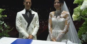 Luì e Sofì in abiti da sposi sul palco del Wedding Show a Milano