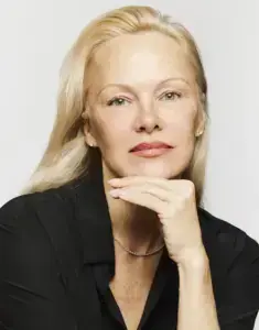 Pamela Anderson, ritratto di repertorio